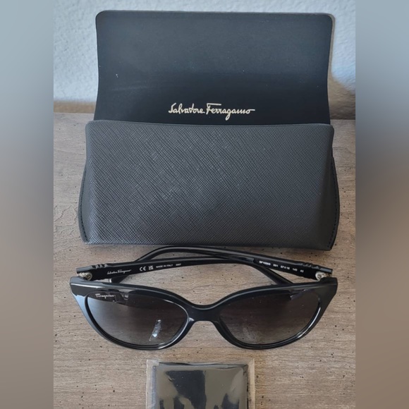 Ferragamo Sunglasses SF1056S Brand New! main image 7